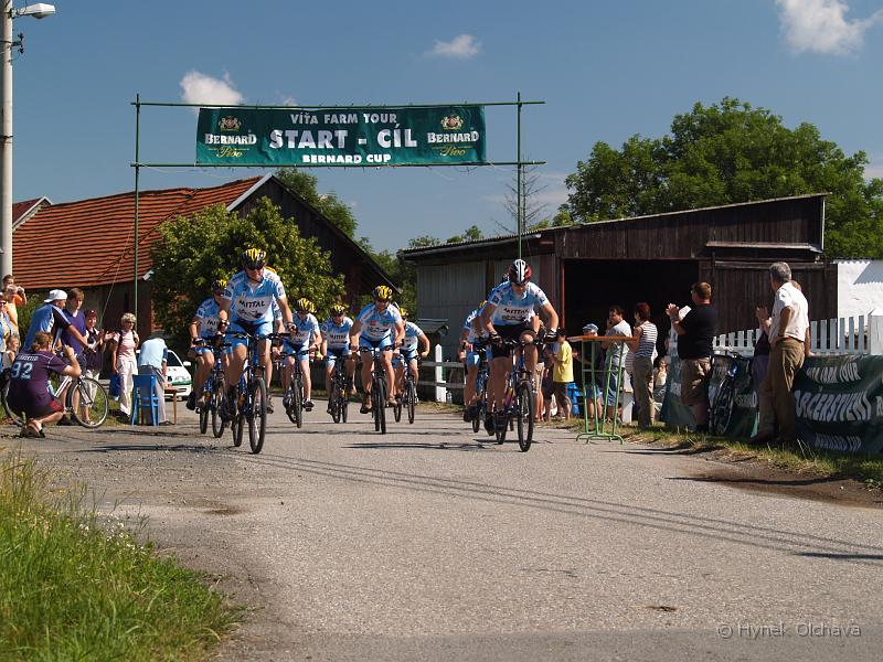 2007-06-23_Farm_Tour_Hlubocec_065.jpg