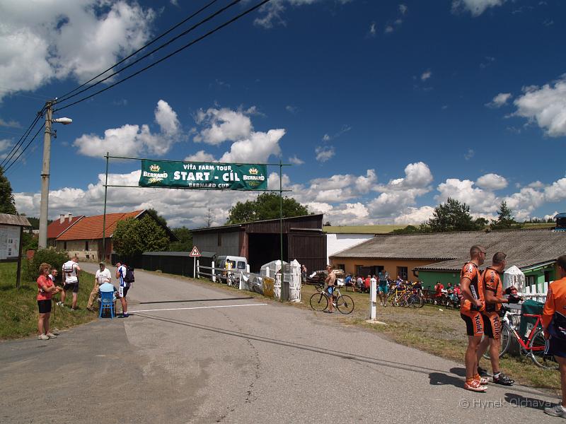 2007-06-23_Farm_Tour_Hlubocec_097.jpg