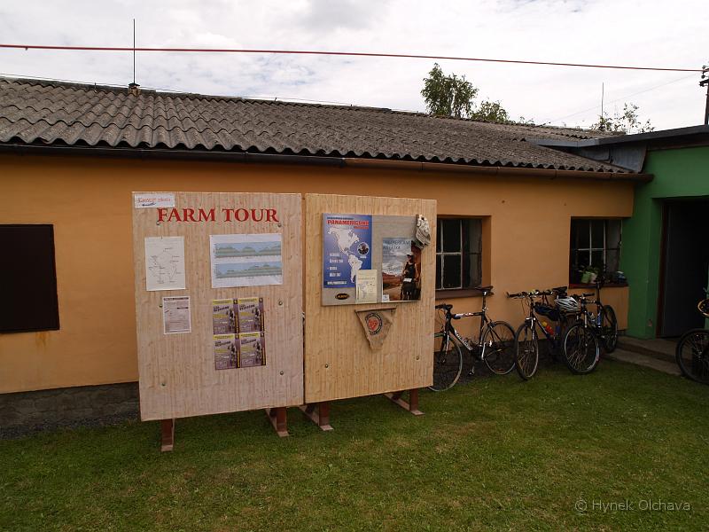 2008-06-21_Farm_Tour_Hlubocec_17.jpg